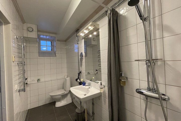 Room 11 of 35