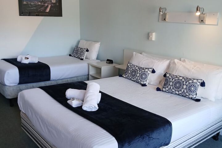 Room 8 of 28