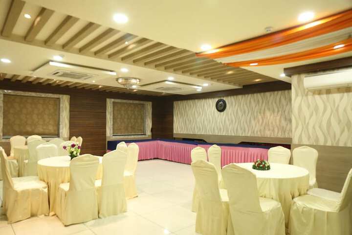 Ballroom/Hall 23 of 36