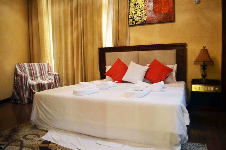 Room 4 of 66