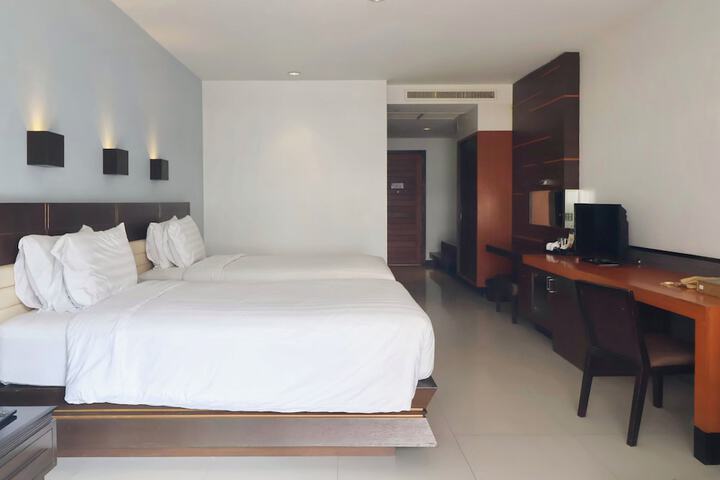 Room 50 of 165