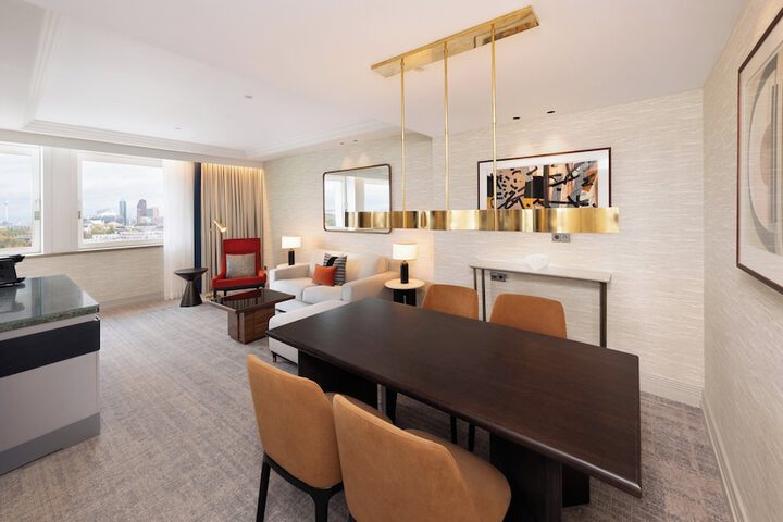 Room 32 of 457
