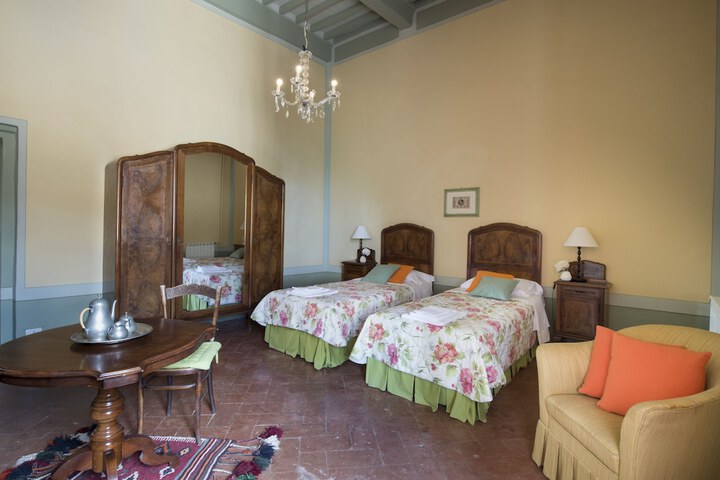 Room 19 of 142