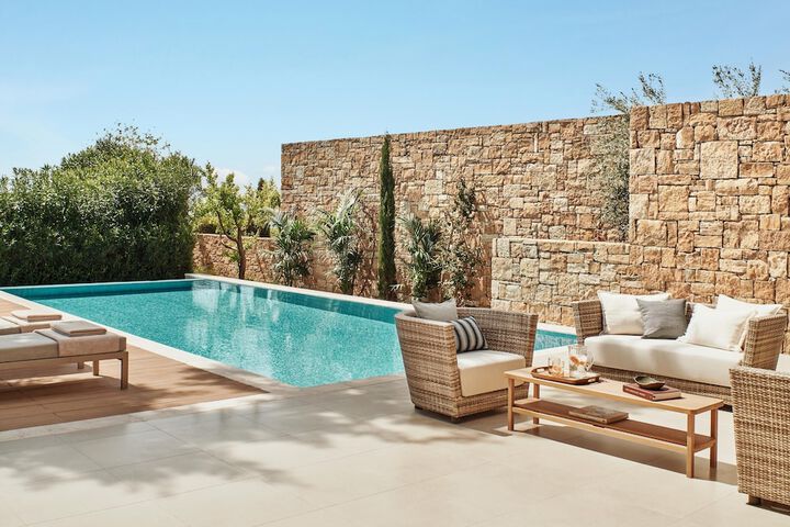 Pool 227 of 611