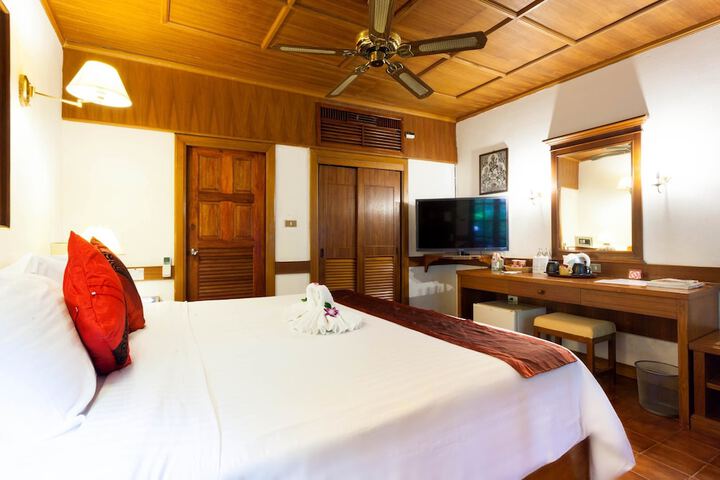 Room 2 of 91