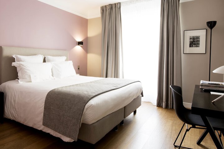 Room 42 of 120