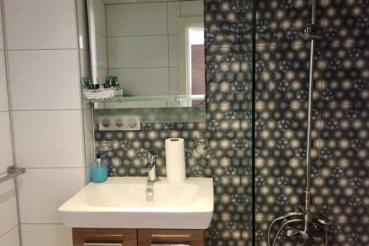 Room 3 of 55