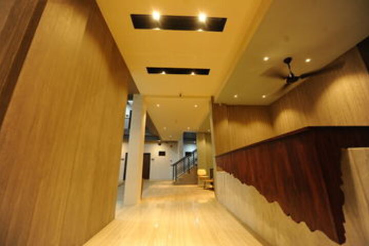Ballroom/Hall 16 of 28