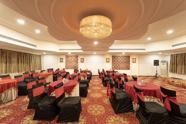 Ballroom/Hall 55 of 69