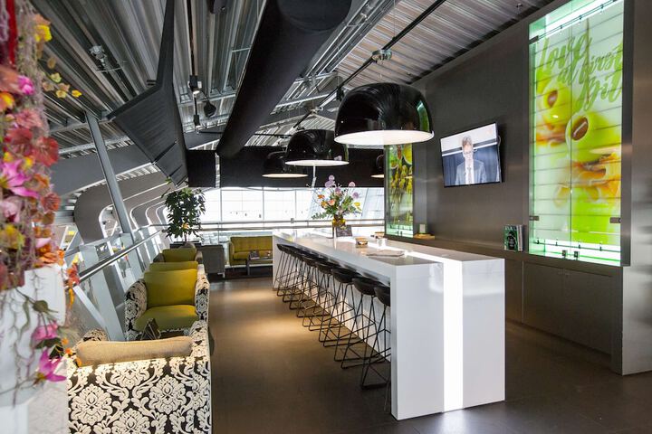 Entrance & Lobby