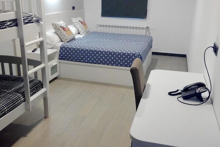 Room 27 of 66