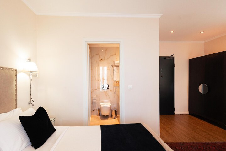 Room 53 of 139