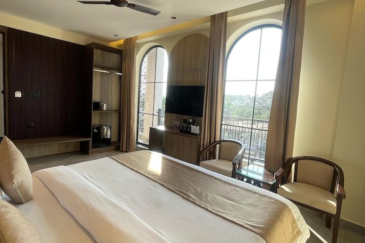 Room 3 of 34