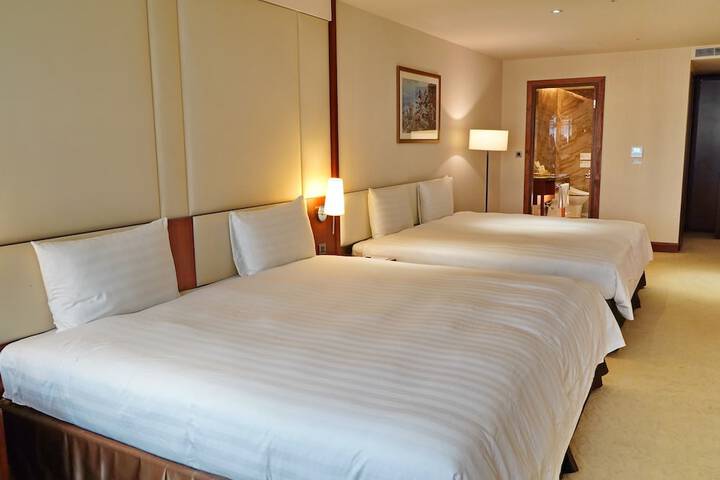 Room 14 of 38
