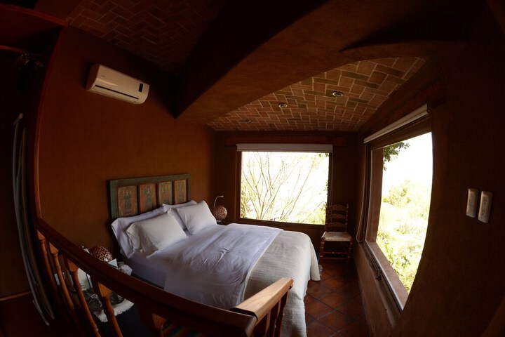 Room 6 of 85