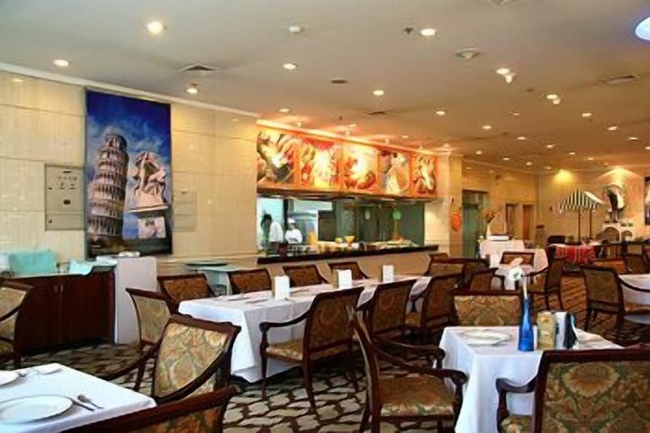 Dining Photos