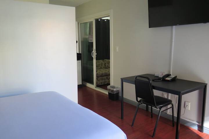 Room 13 of 25