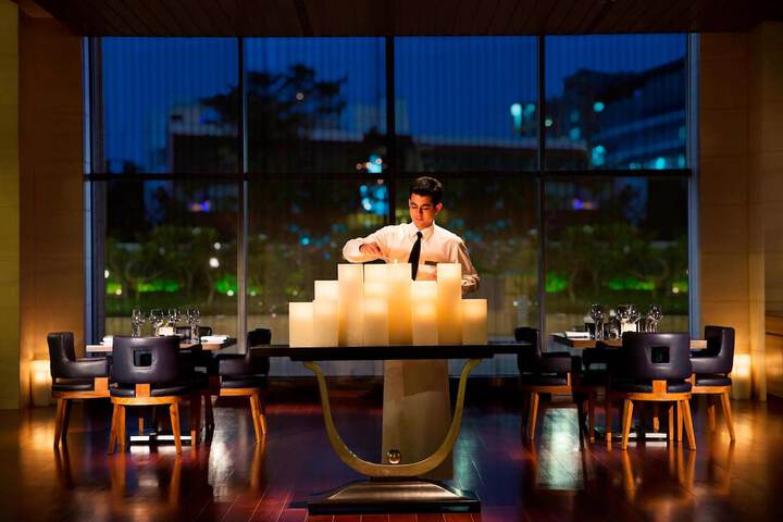 Dining 65 of 103