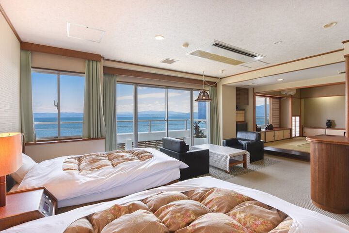 Room 11 of 60