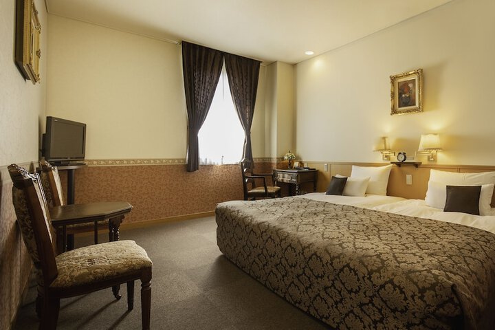 Room 34 of 74
