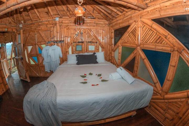 Room 4 of 161