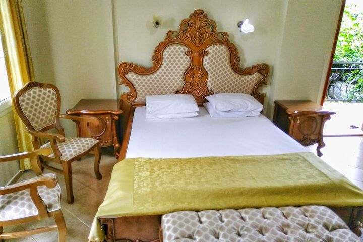 Room 9 of 21