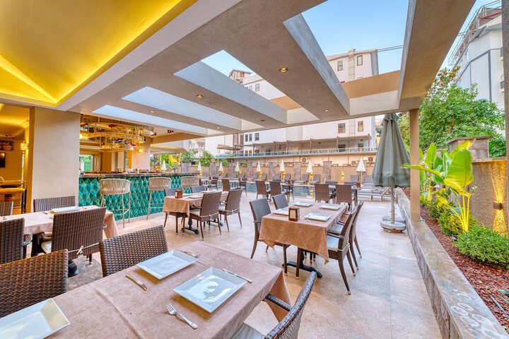 Dining Photos
