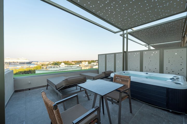 Terrace/Patio 176 of 187
