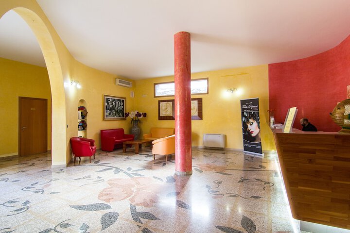 Hotel 4 of 49