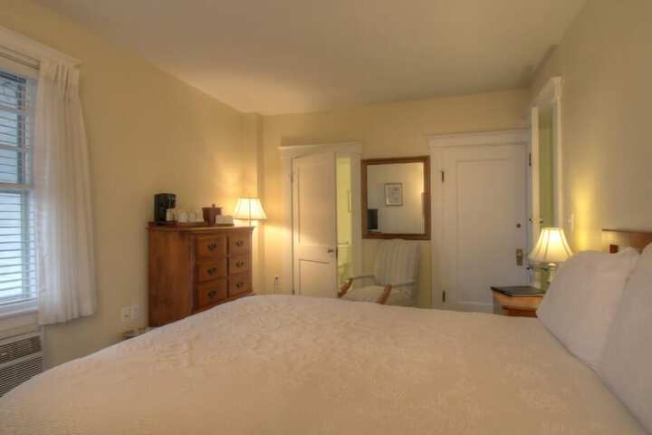 Room 11 of 101