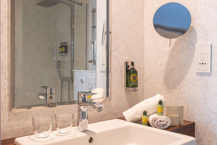 Bathroom Interior Photo