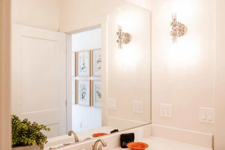 Room 8 of 23