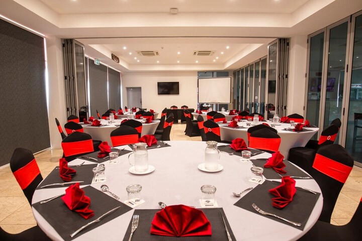 Ballroom/Hall 24 of 28