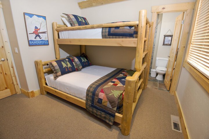 Room 22 of 190