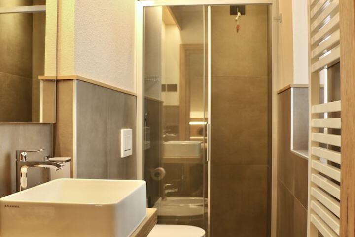 Room 63 of 131