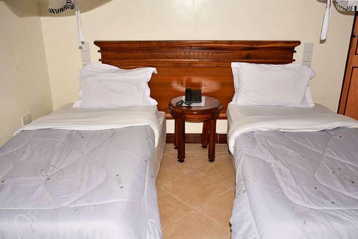 Room 5 of 11