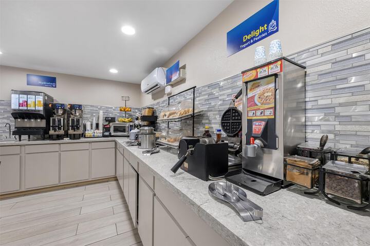 Breakfast/Coffee Service 23 of 30