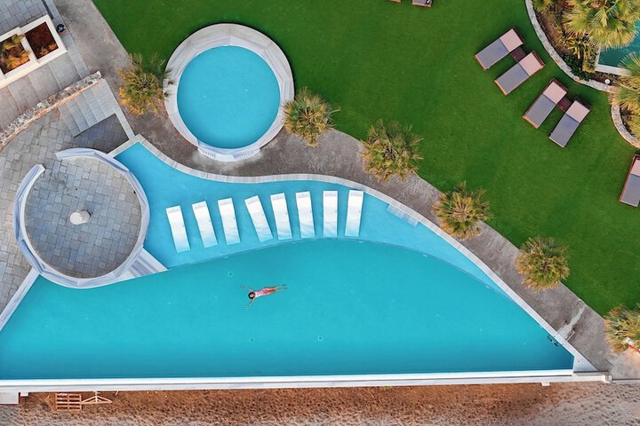 Pool 105 of 171