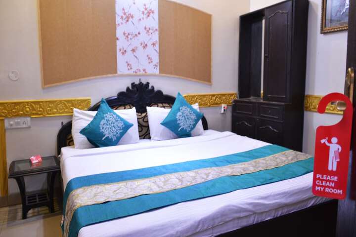 Room 3 of 20
