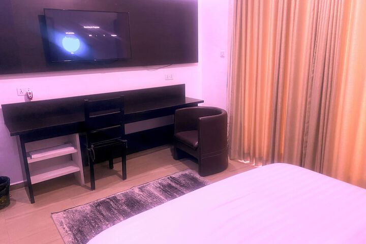 Room 45 of 66