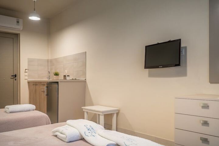 Room 2 of 42