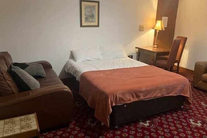 Room 18 of 86