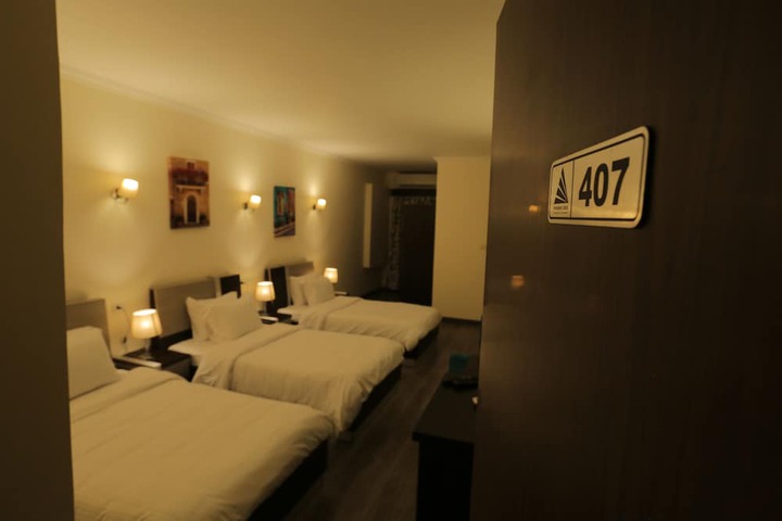 Room 4 of 139