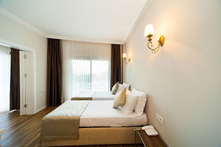 Room 9 of 47