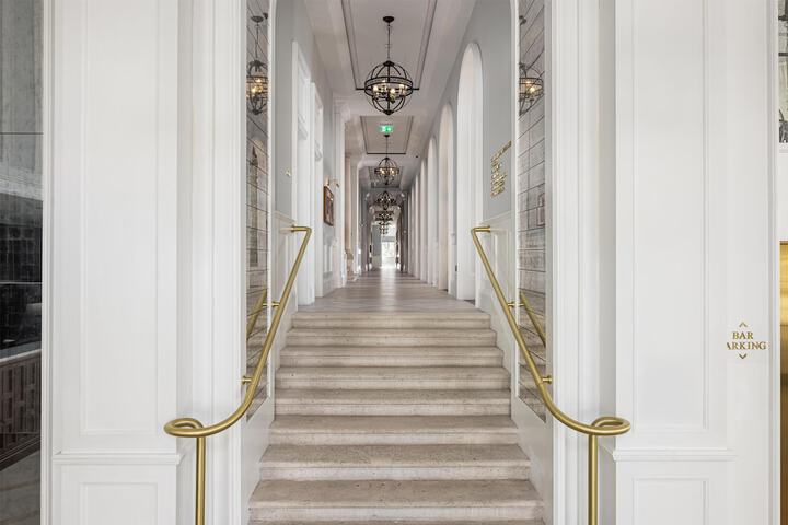Entrance & Lobby