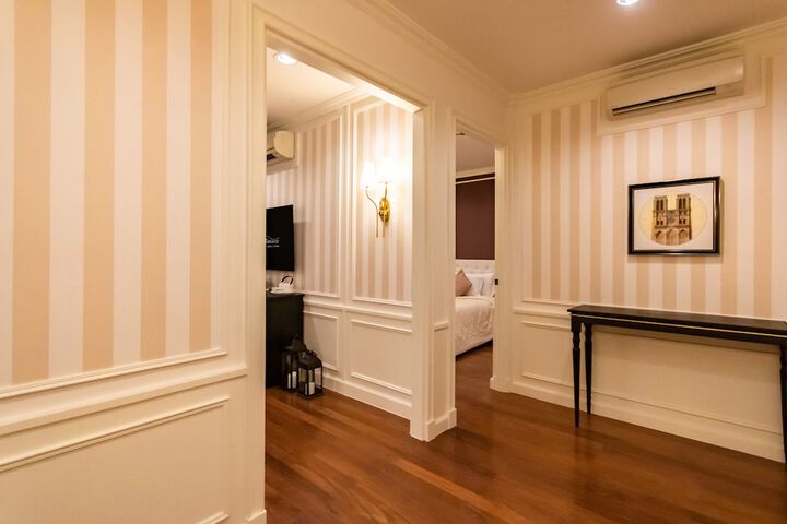 Room 44 of 228