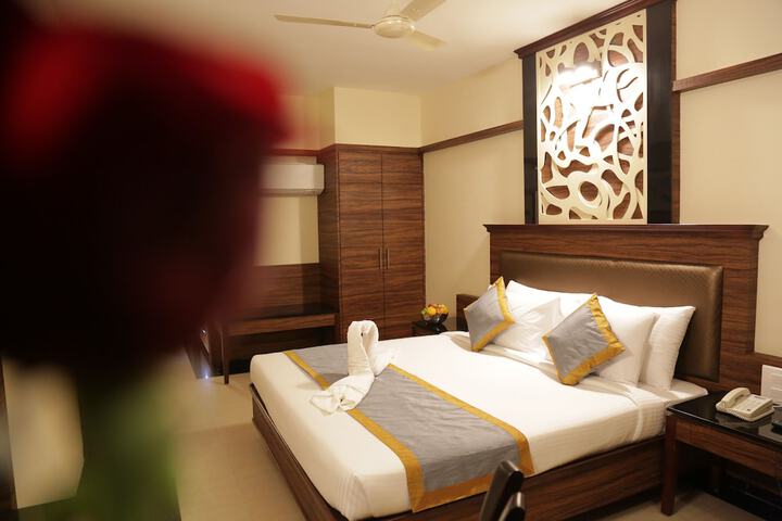 Room 10 of 26