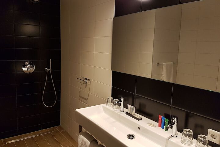 Room 40 of 53