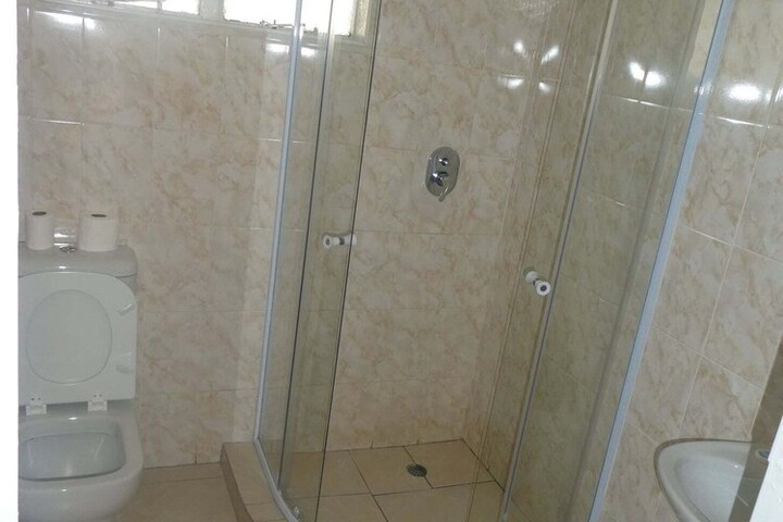 Room 5 of 6