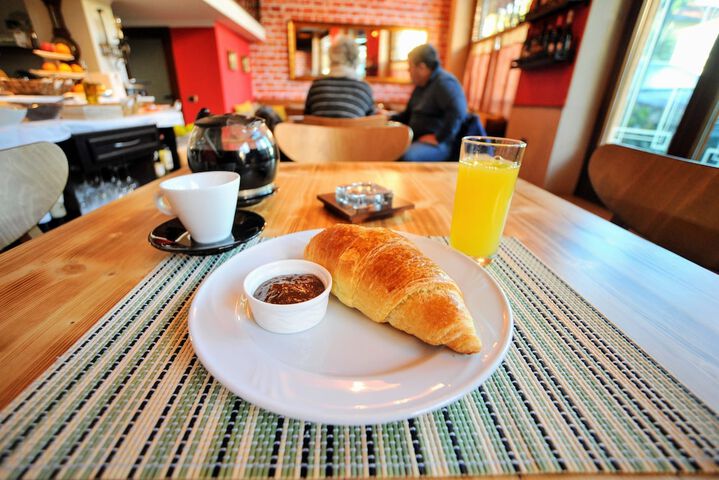 Breakfast/Coffee Service 37 of 50